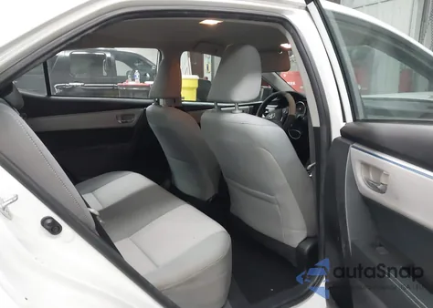 2015 Toyota Corolla Le Plus z USA, uszkodzony, nr VIN 5YFBURHE8FP277656